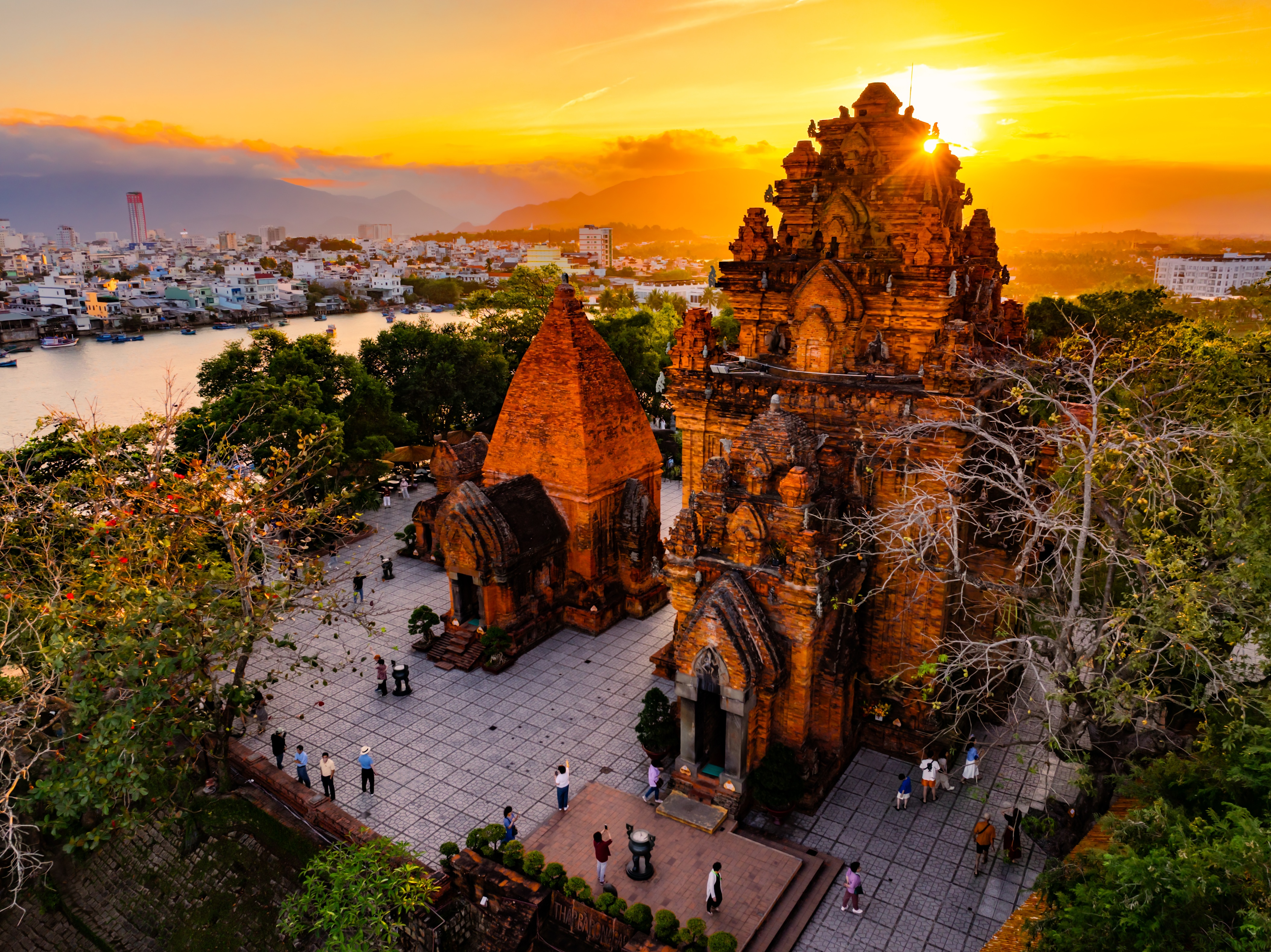 thap_ba_ponagar._anh_quoc_bao_20240407174744