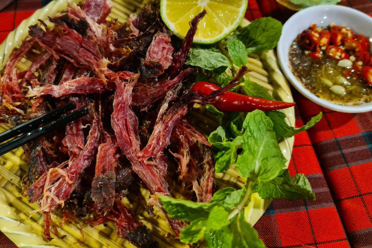 Sapa Street Food Guide – Top Snacks & Local Dishes You Must Try