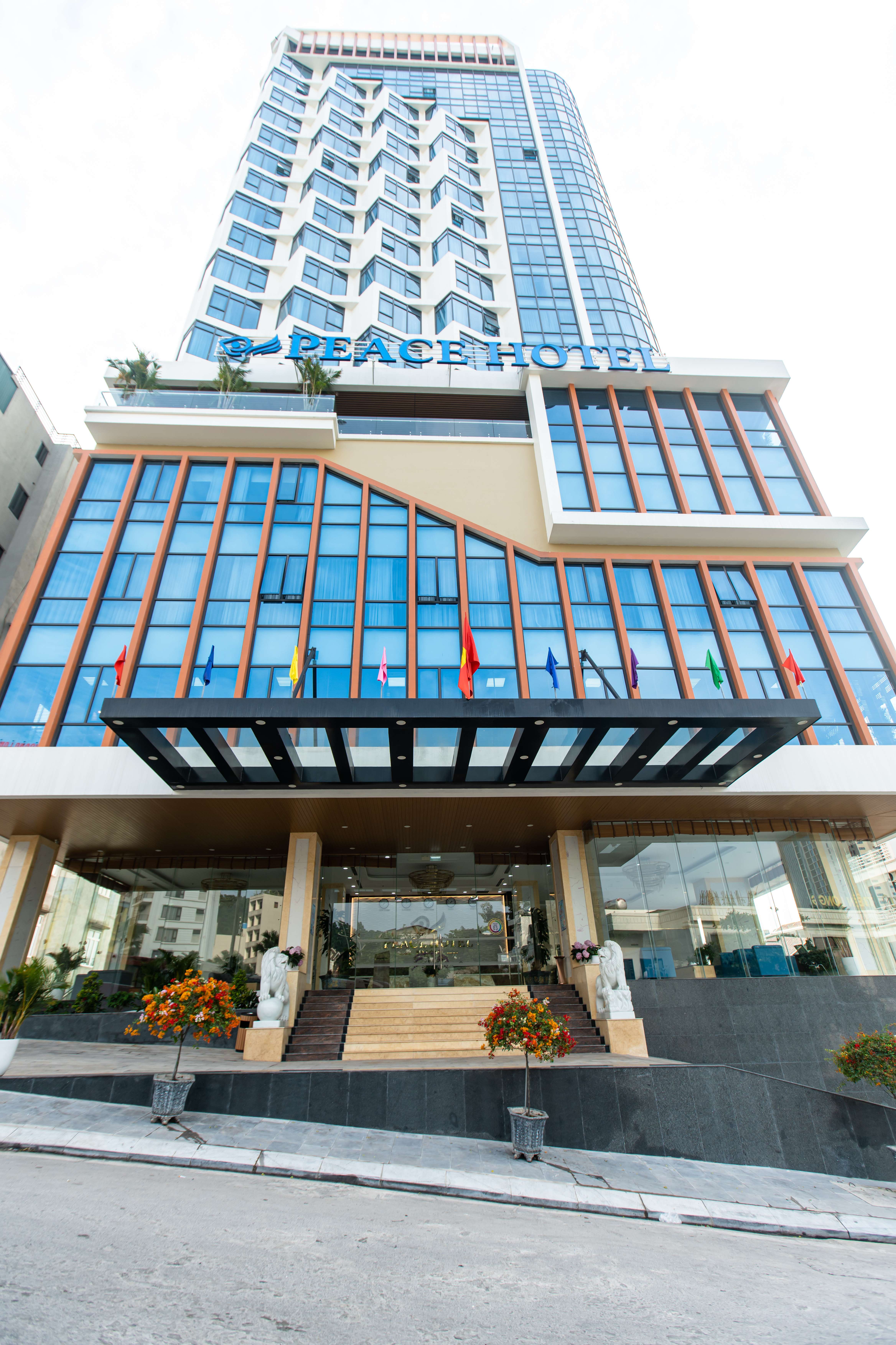 Khách sạn Peace Hotel Halong