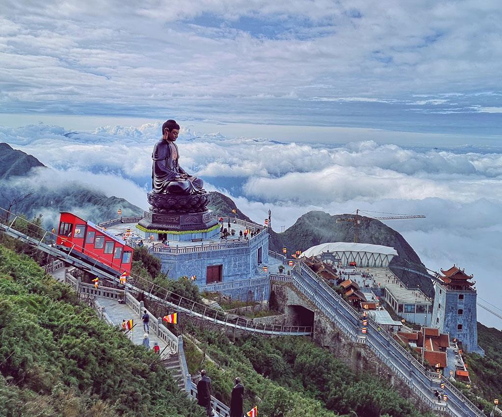 VÉ CÁP TREO SAPA FANSIPAN + MƯỜNG HOA + TÀU ĐỈNH