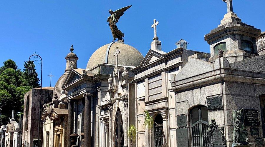 recoleta-cemetery