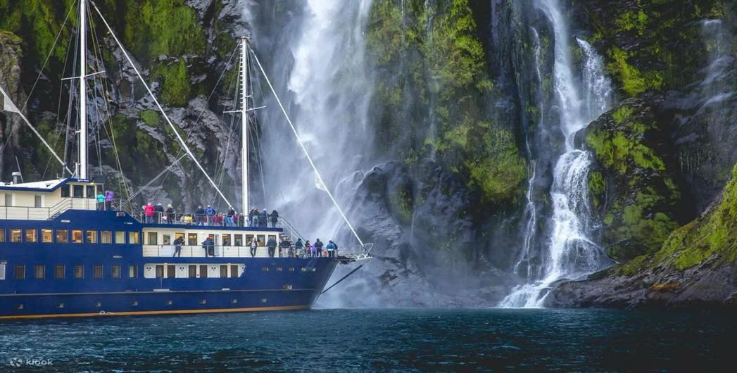 TOUR NEW ZEALAND