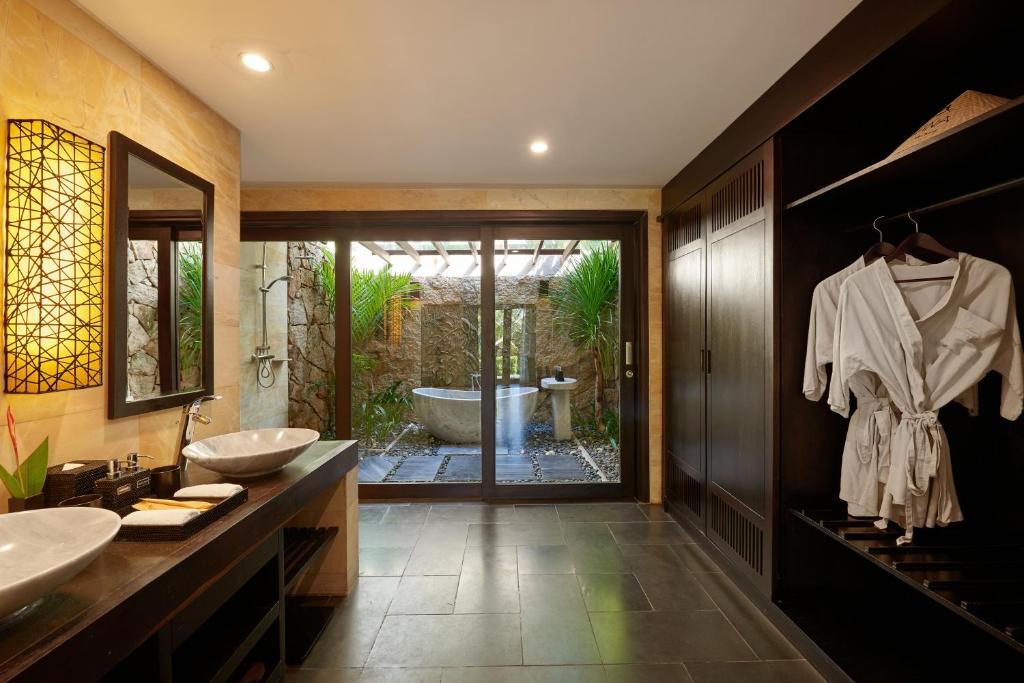 Premier Deluxe Villa Garden View