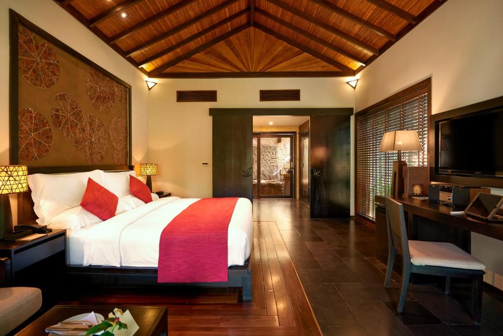 Premier Deluxe Villa Garden View