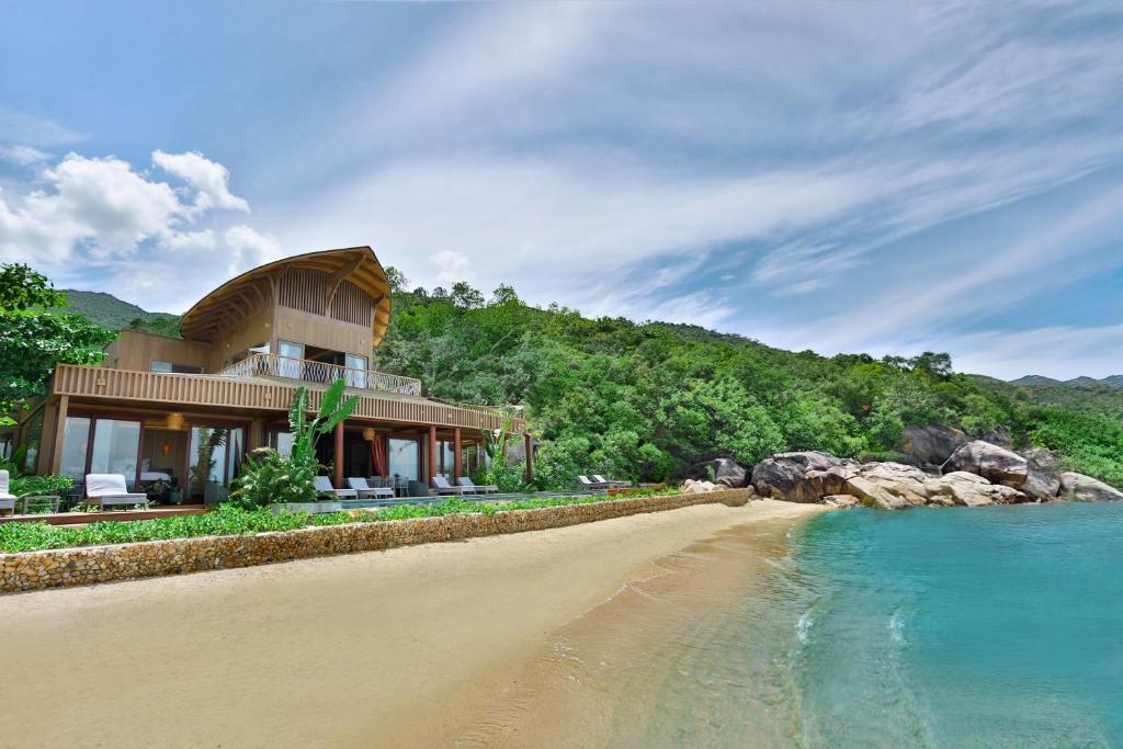 Two-Bedroom Beachfront Pool Villa