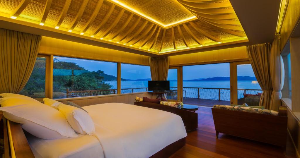 Three-Bedroom Beachfront Pool Villa