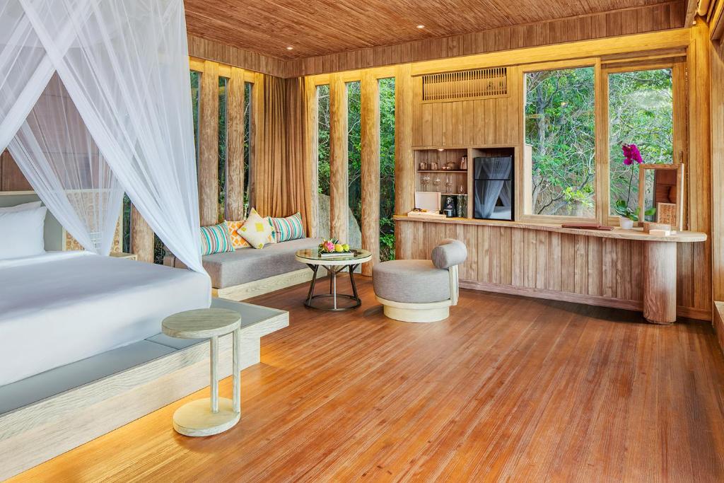 Treetop Pool Villa