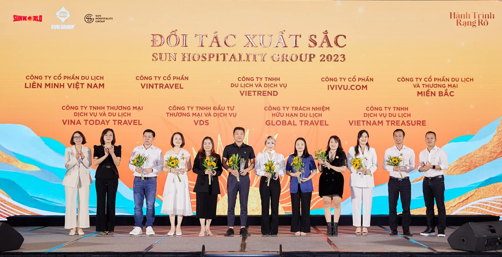 Vintravel tham dự sự kiện “Hành trình Rạng Rỡ” cùng Sun Hospitality Group