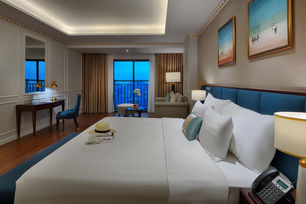 Club Deluxe Bay View