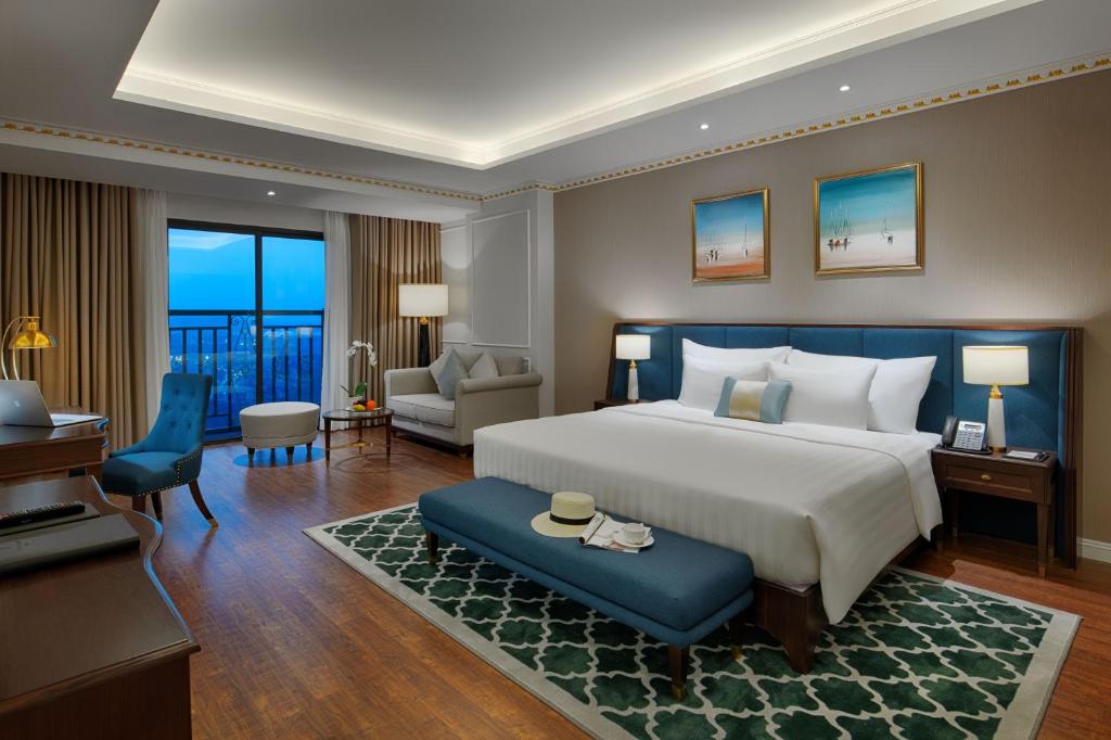 Deluxe Double Bay View