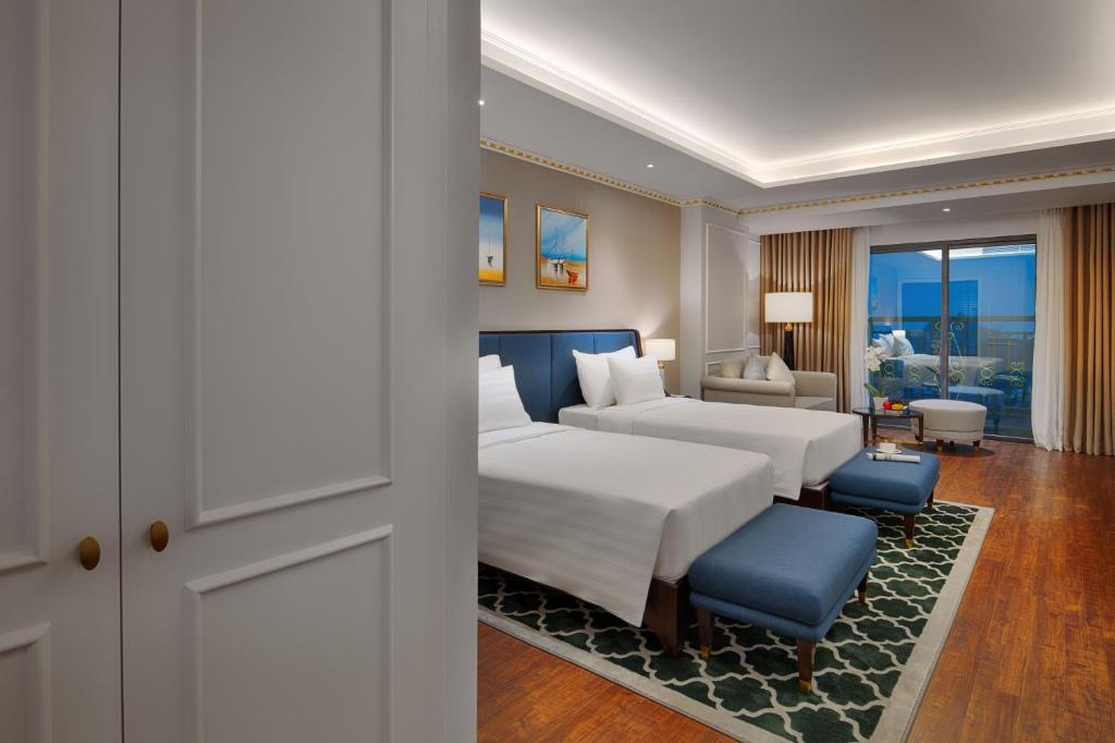 Deluxe Twin Bay View