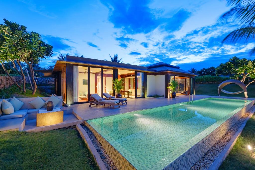 Two-Bedroom Ocean View Pool Villa