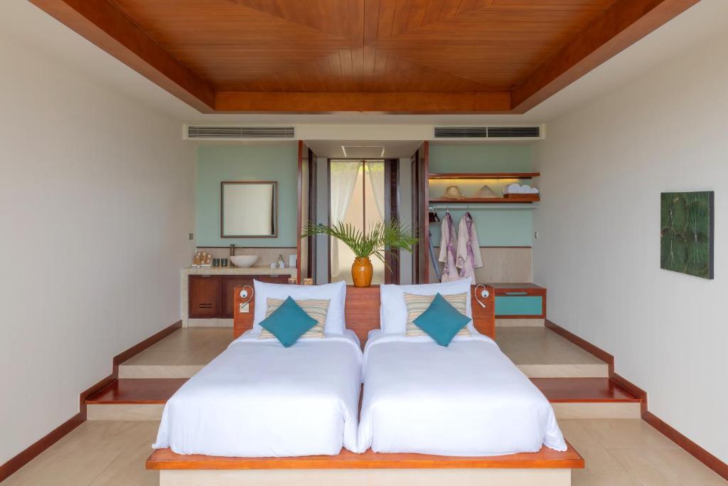 Two-Bedroom Ocean View Suite