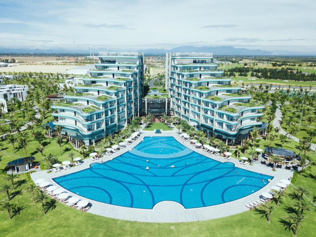 Kinh nghiệm đi và Review Vinpearl Nam Hội An - Thiên đường nghỉ dưỡng đa sắc màu