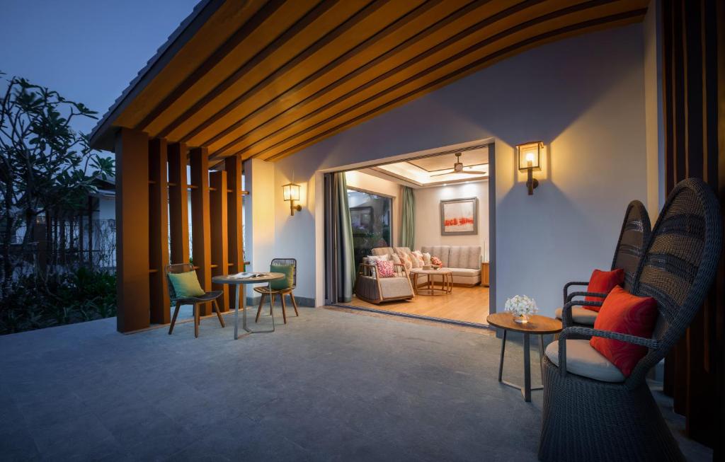 Two Bedrooms Pool Villa Beachfront