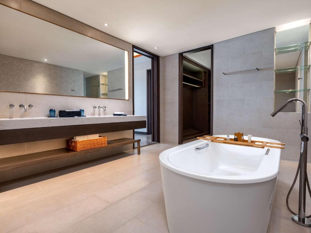 Executive Suite Ocean View