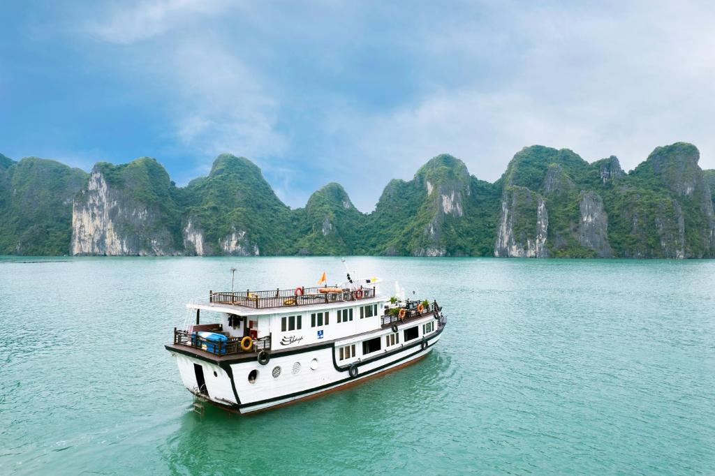 Bhaya Classic Cruises 2 Days 1 Night