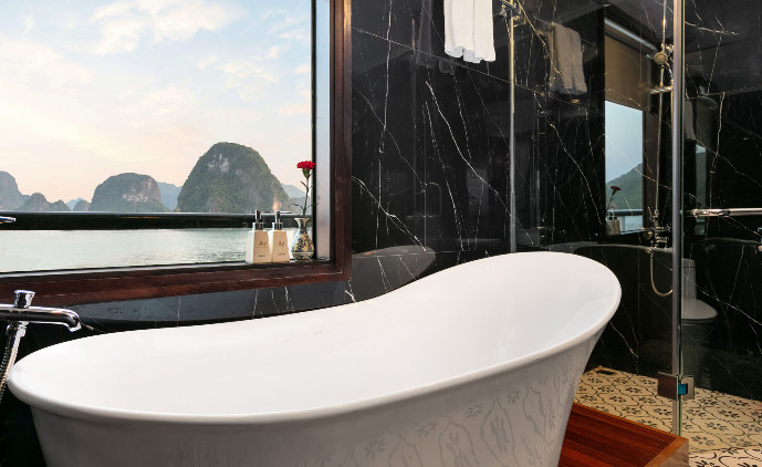 ROYAL SUITE PRIVATE BALCONY